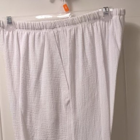 Two-Piece Cotton Set - Top & Capris - Picture 5 of 5